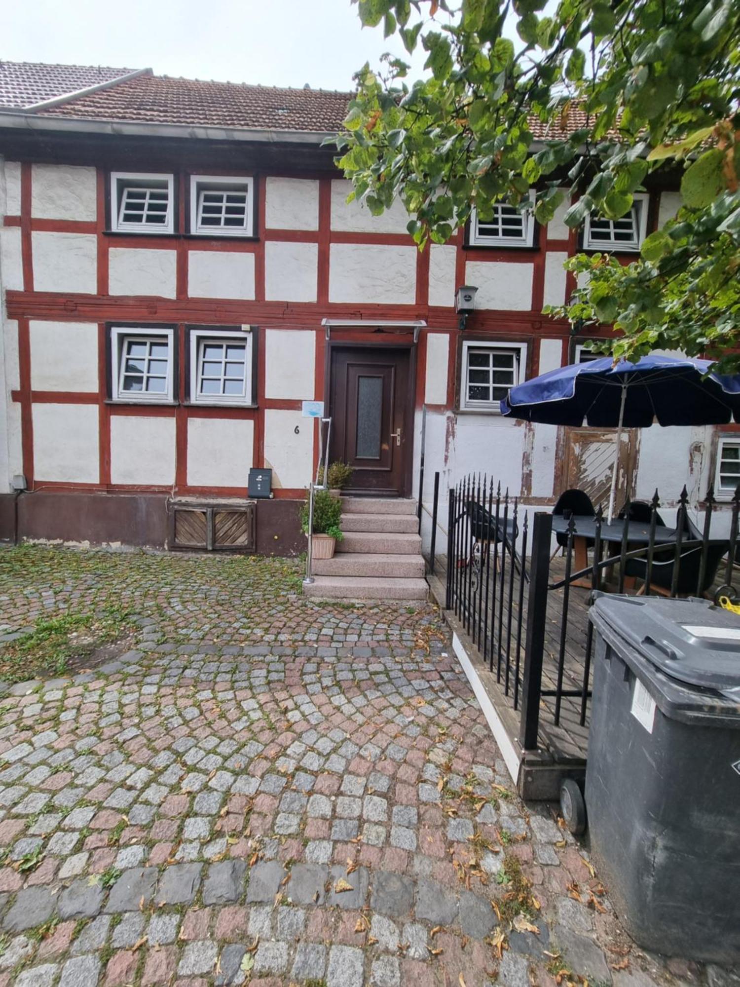 Ferienwohnung/Monteurwohnung Im Herzen Von Ahnatal Luaran gambar
